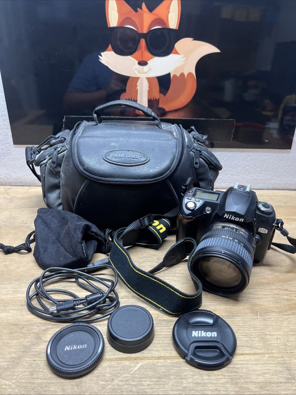 Nikon D D70 6.1MP Digital SLR Camera - Black (Kit w/ AF-S DX 18-70mm Lens)